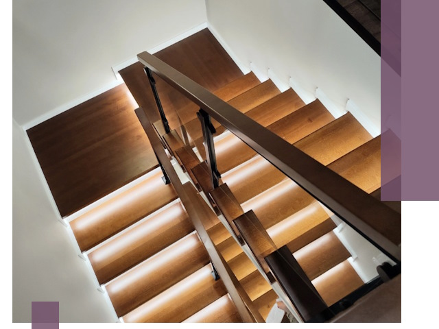 Изготовление П-образных лестниц под ключ в Тихвине