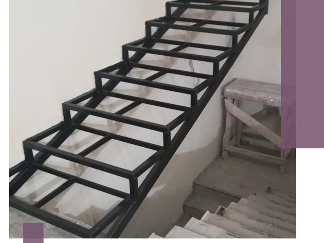 Демонтаж лестниц на металлокаркасе в Тихвине: быстрый вывоз и разбор