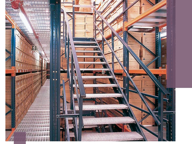 Лестницы складские прочные и безопасные под ключ в Тихвине