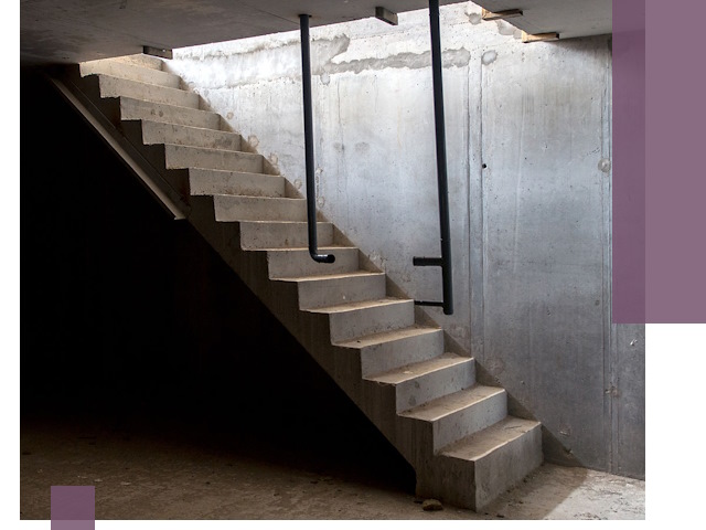 Изготовление и монтаж лестниц в подвале в Тихвине