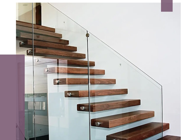 Стеклянные перила для лестницы в Тихвине от 15846 руб.