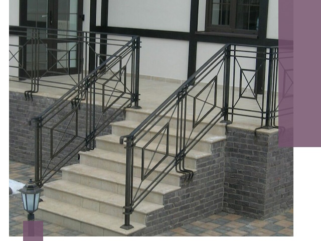 Перила для крыльца в Тихвине — монтаж, изготовление и установка