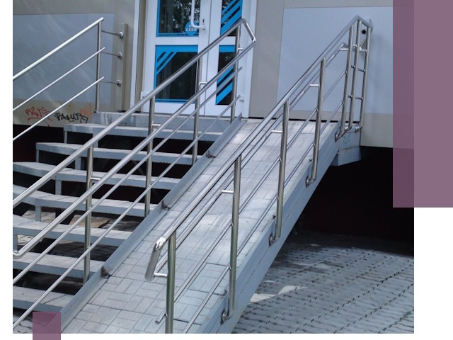 Пандус на крыльцо под ключ в Тихвине: монтаж и изготовление