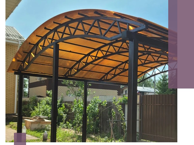 Изготовление навесов под ключ в Тихвине из качественных материалов