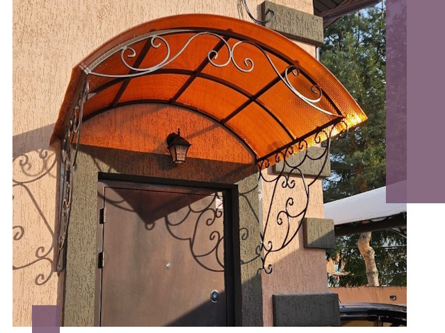 Демонтаж козырьков в Тихвине быстро и безопасно