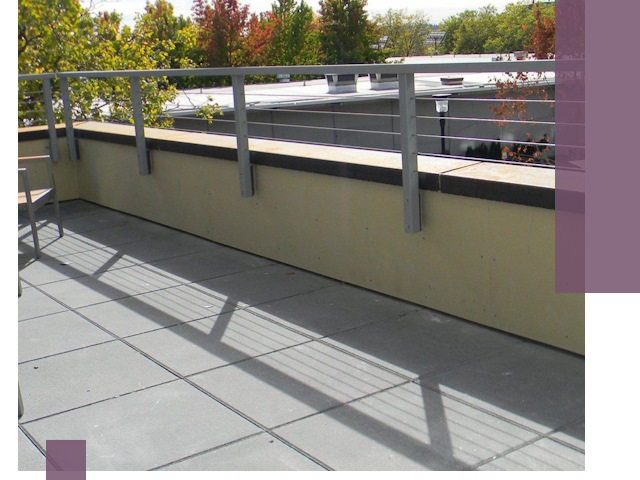 Металлические парапеты под ключ в Тихвине: монтаж и изготовление