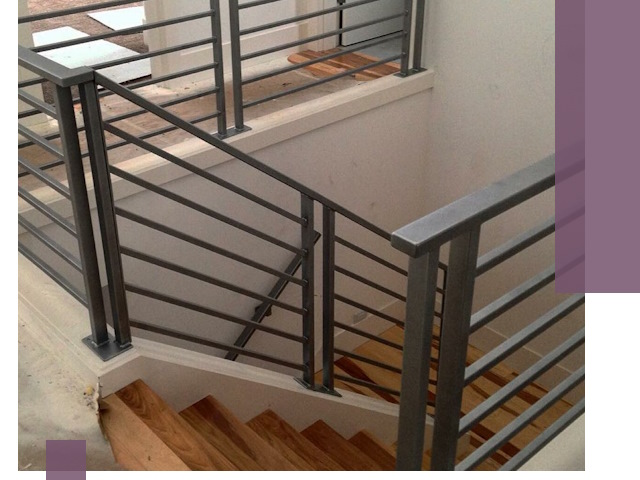 Изготовление поручней из металла и дерева в Тихвине